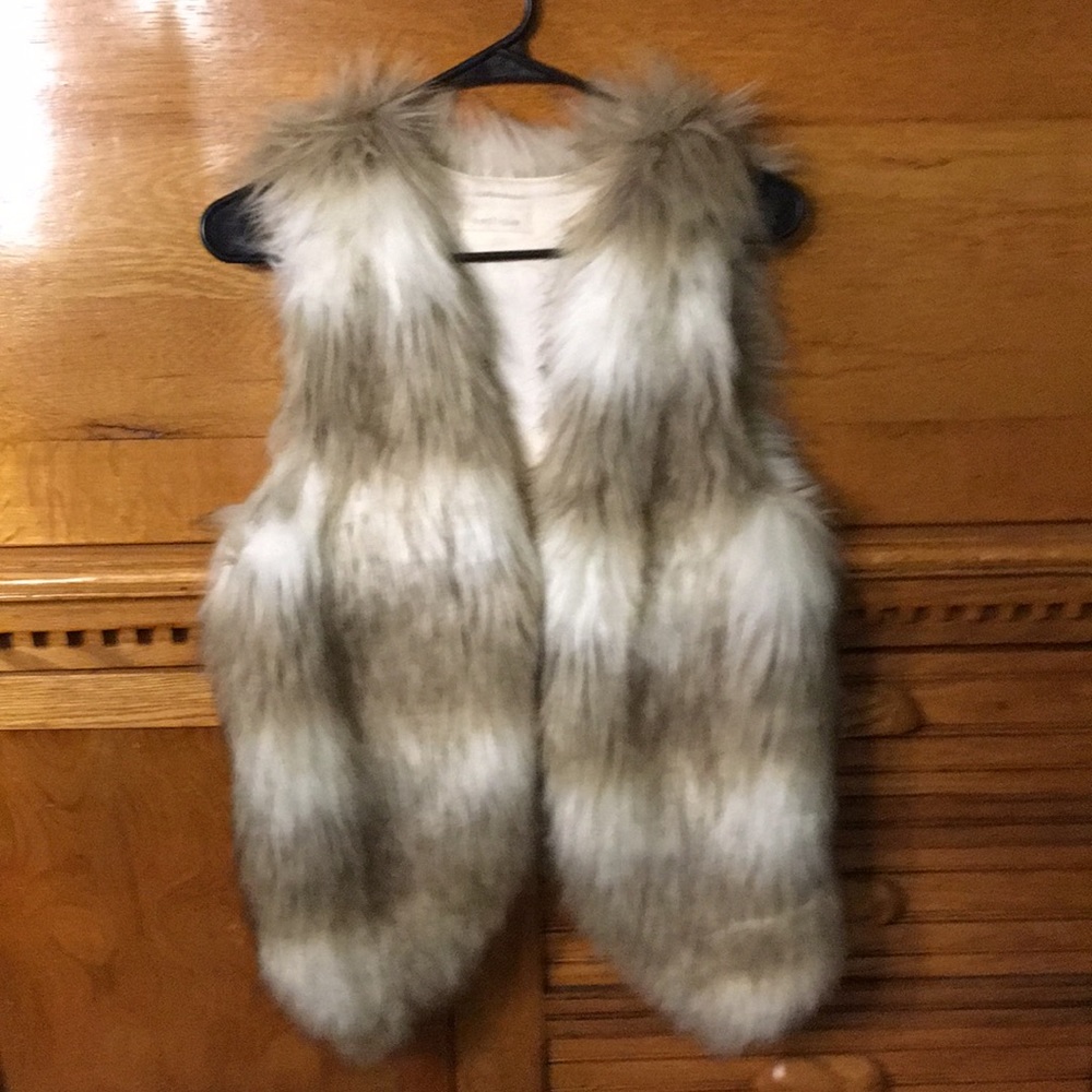 Vestique Faux Fur Vest - Host Pick